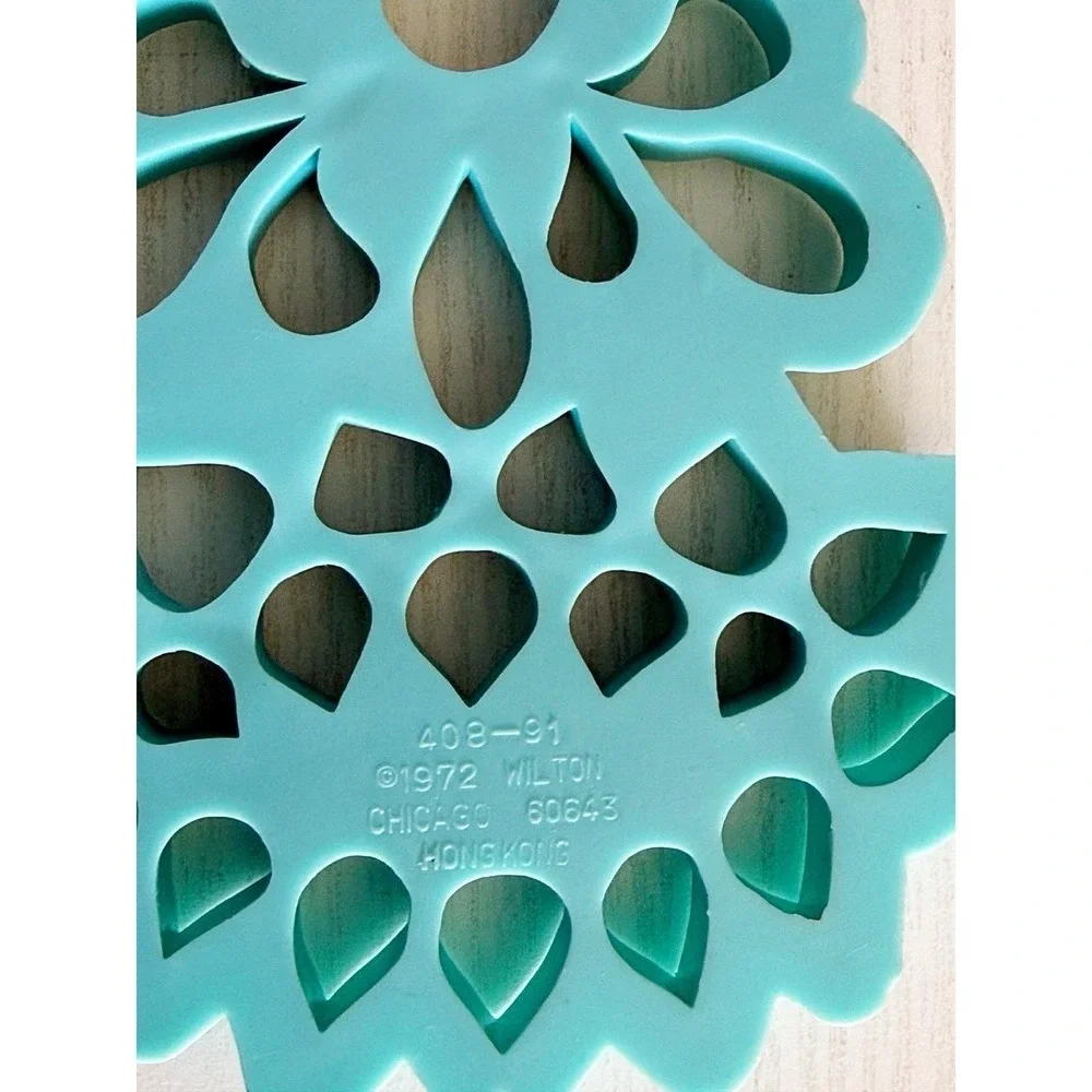 Wilton 1972 Teal Colored Cake Decorator Templates Or Fondue Cookie Cutters